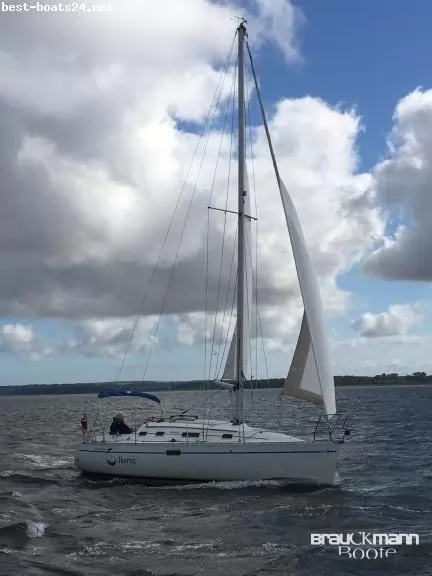 BENETEAU OCEANIS 300
