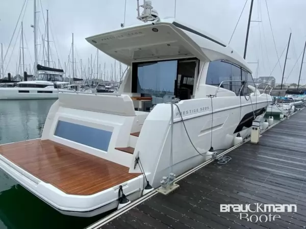 Prestige Yachts 520 S