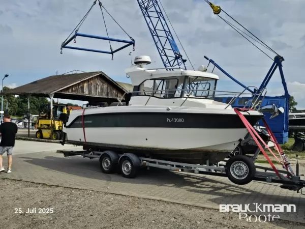 Parker Pilothouse 660