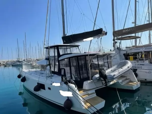 Lagoon 42