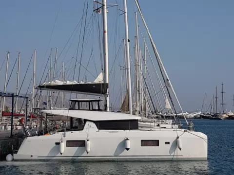 2019 Lagoon 42