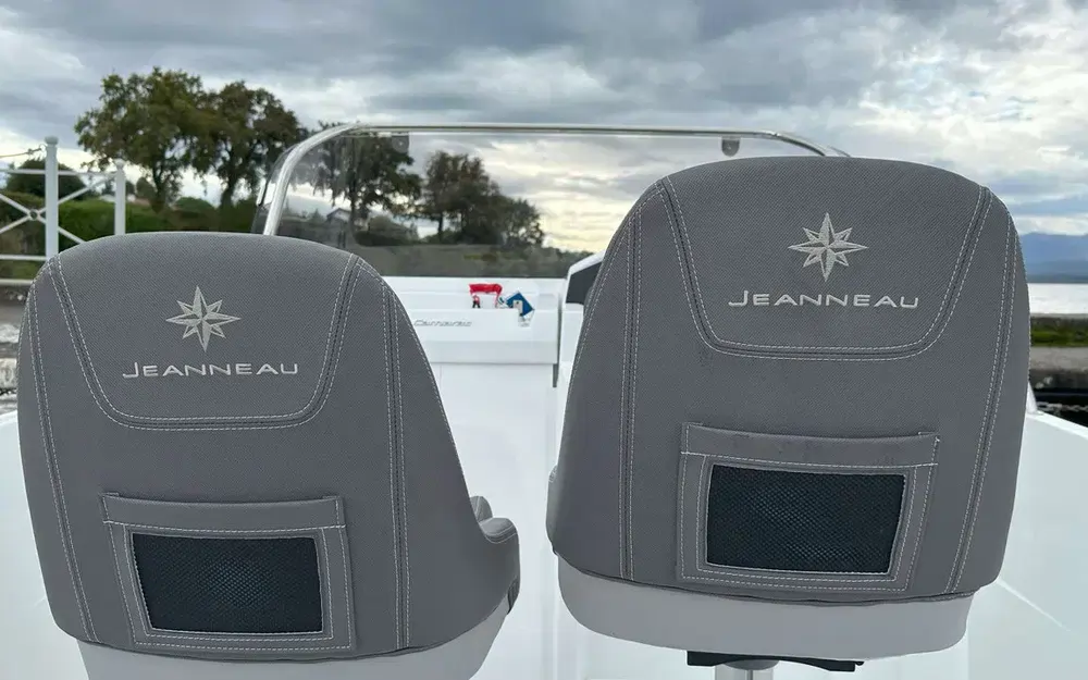 For sale Jeanneau Cap Camarat 5.5 CC Serie 2