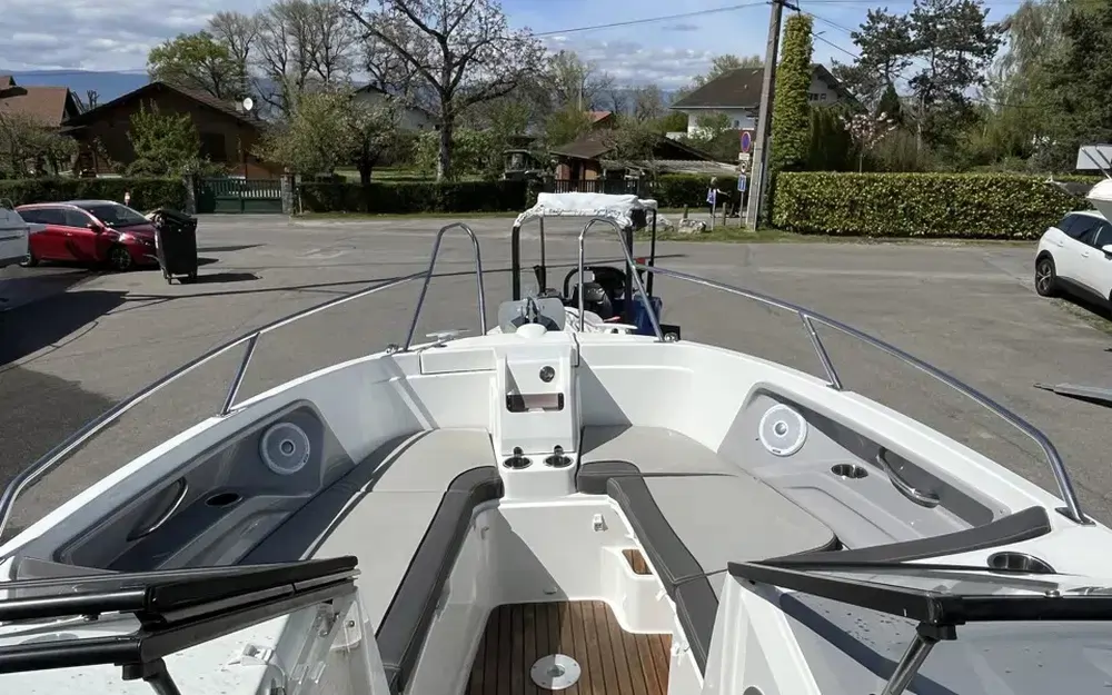 For sale Jeanneau Cap Camarat 7.5 BR occasion en vente - Leman nautic