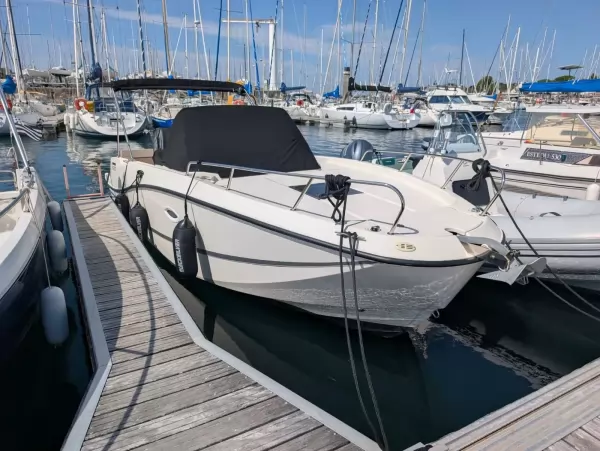 QUICKSILVER Activ 755 Sun Deck