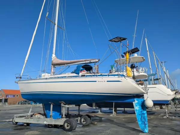 BAVARIA 38