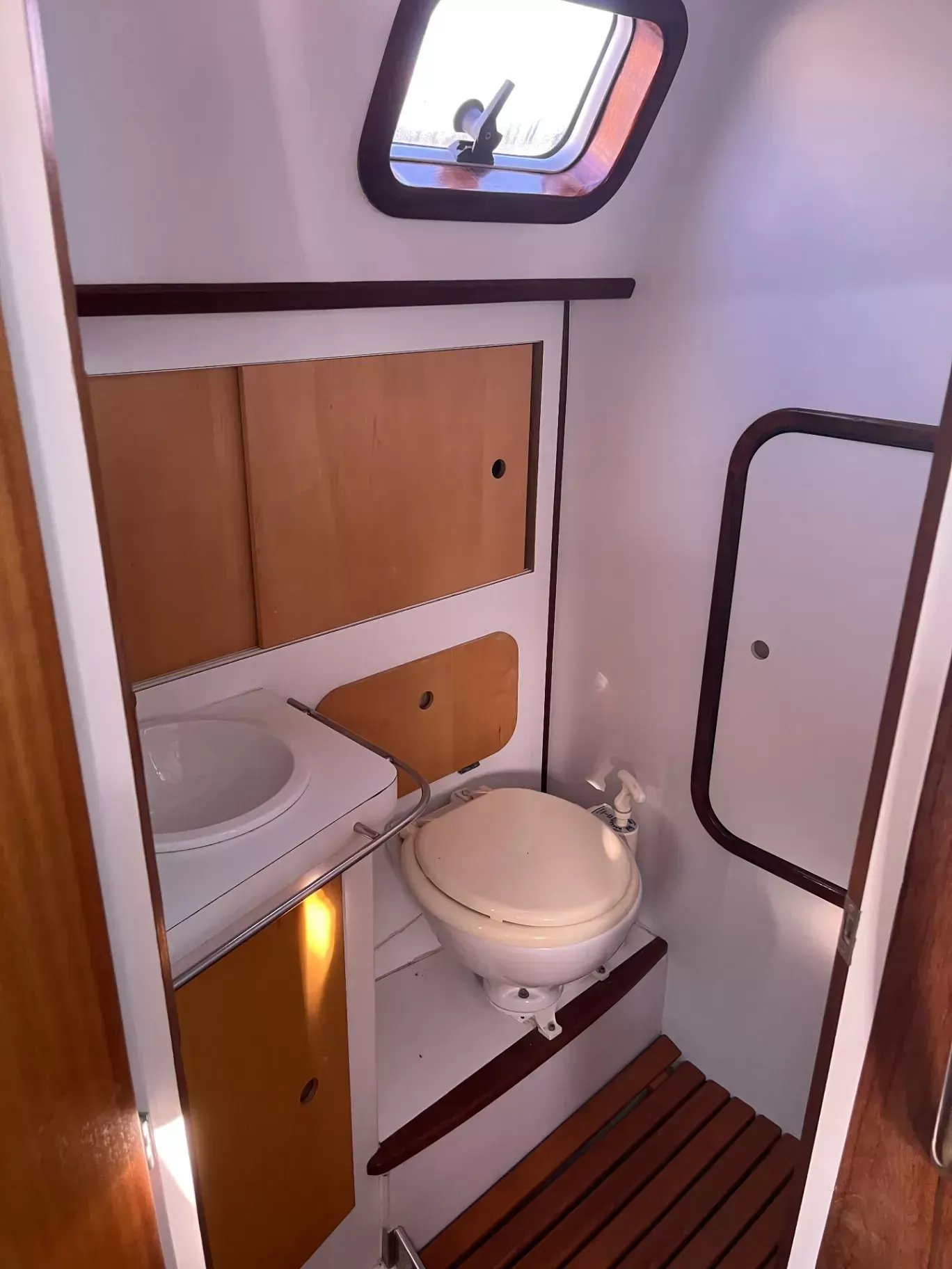 Продается AFEP MARINE MANATEA 350