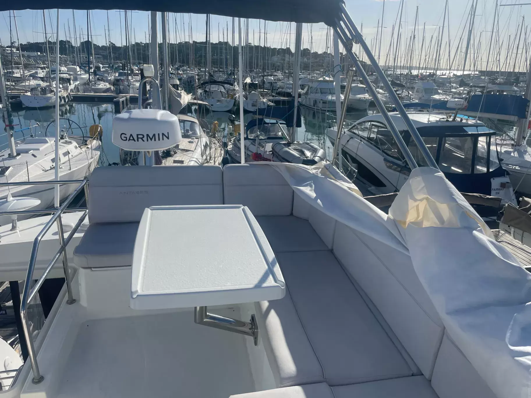 For sale BENETEAU Antares 12 Fly