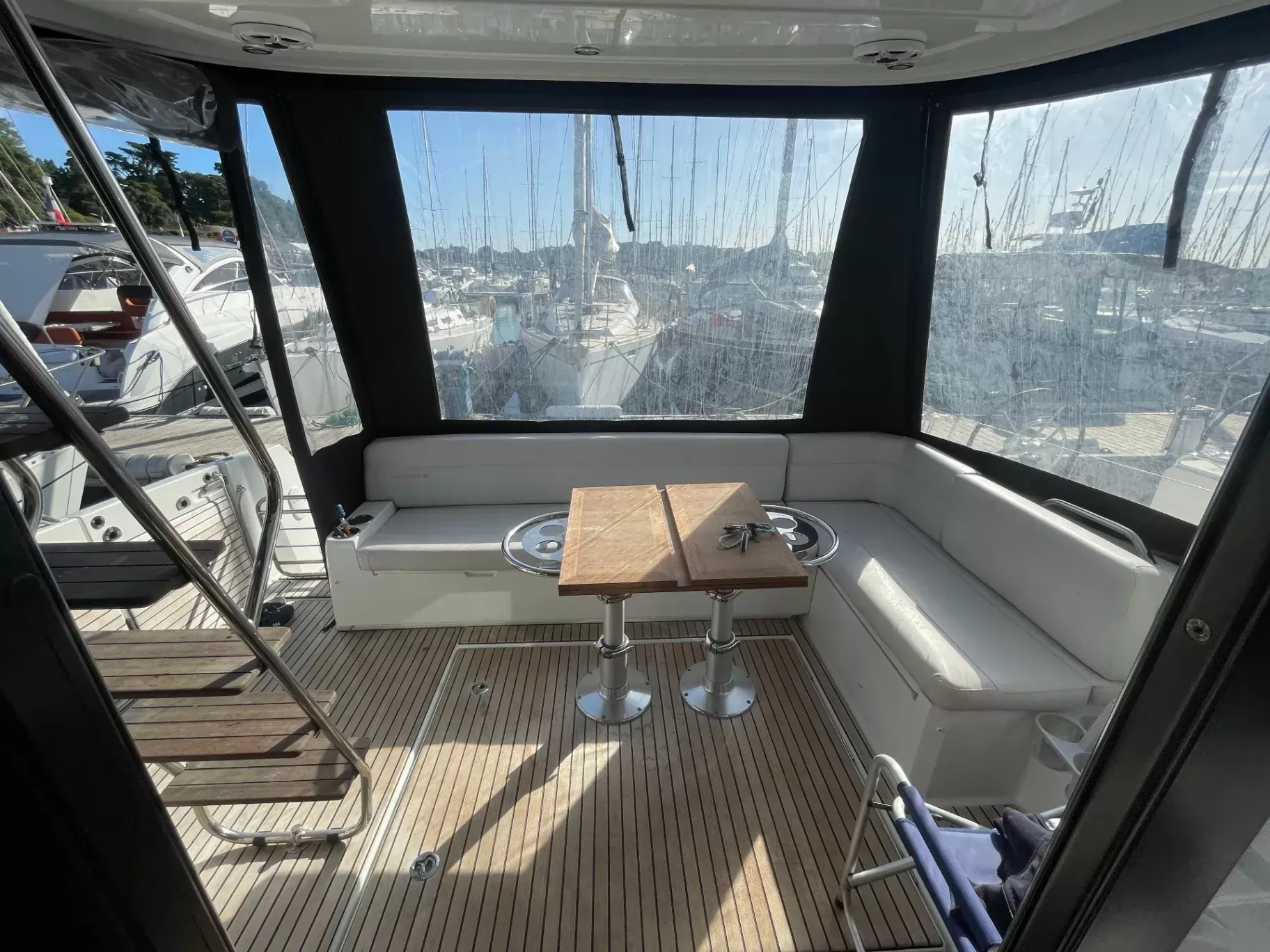 For sale BENETEAU Antares 12 Fly